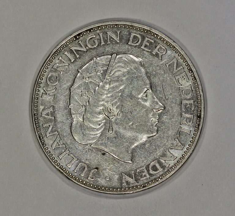 Read more about the article 1961 Netherlands Silver 2 1/2 Gulden Coin Juliana KM# 185