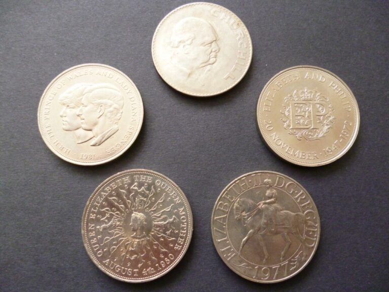 Read more about the article CROWN COINS SET OF 5 QUEEN ELIZABETH THE SECOND CROWNS 1965.1972 1977 1980 1981.