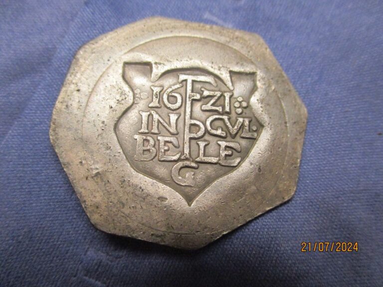 Read more about the article 1621 Siege Julich Netherland and Spanish   silver  stuivers. from Antique collar