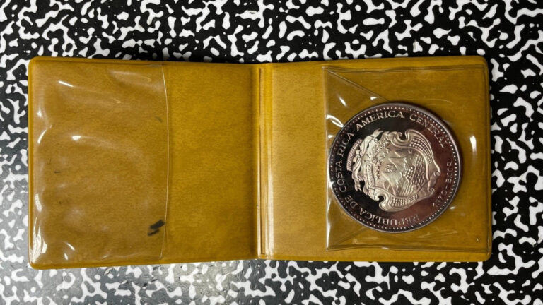 Read more about the article 1970 Costa Rica 20 Colones Lot#B1775 Silver! Venus Of Milo. With Original Case