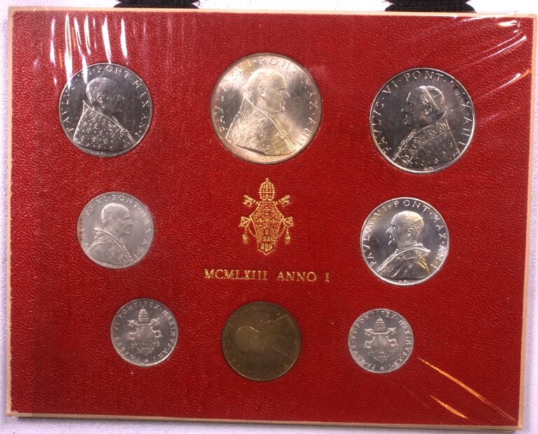 Read more about the article 1963 VATICAN CITY BU 8 coin Paul VI set with silver 500 lire!