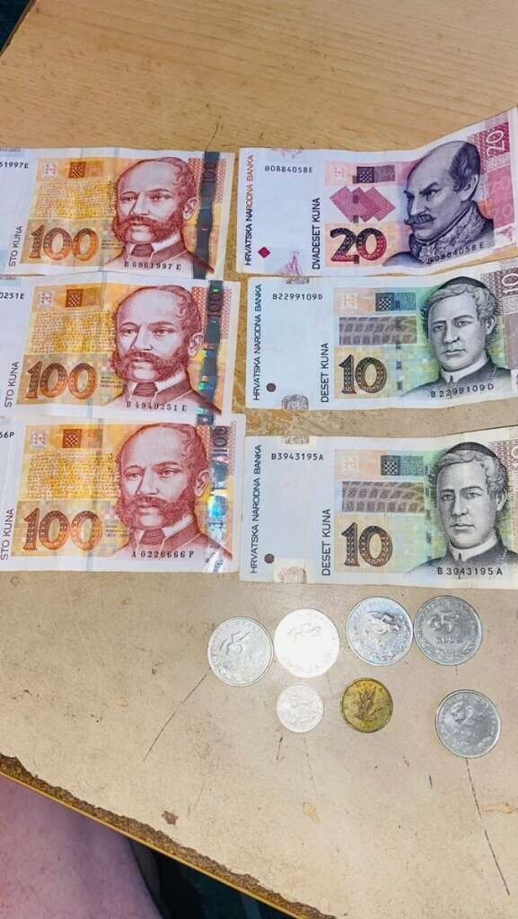 Read more about the article CROATIAN LOT OF KUNA BANKNOTES AND COIN CROATIA