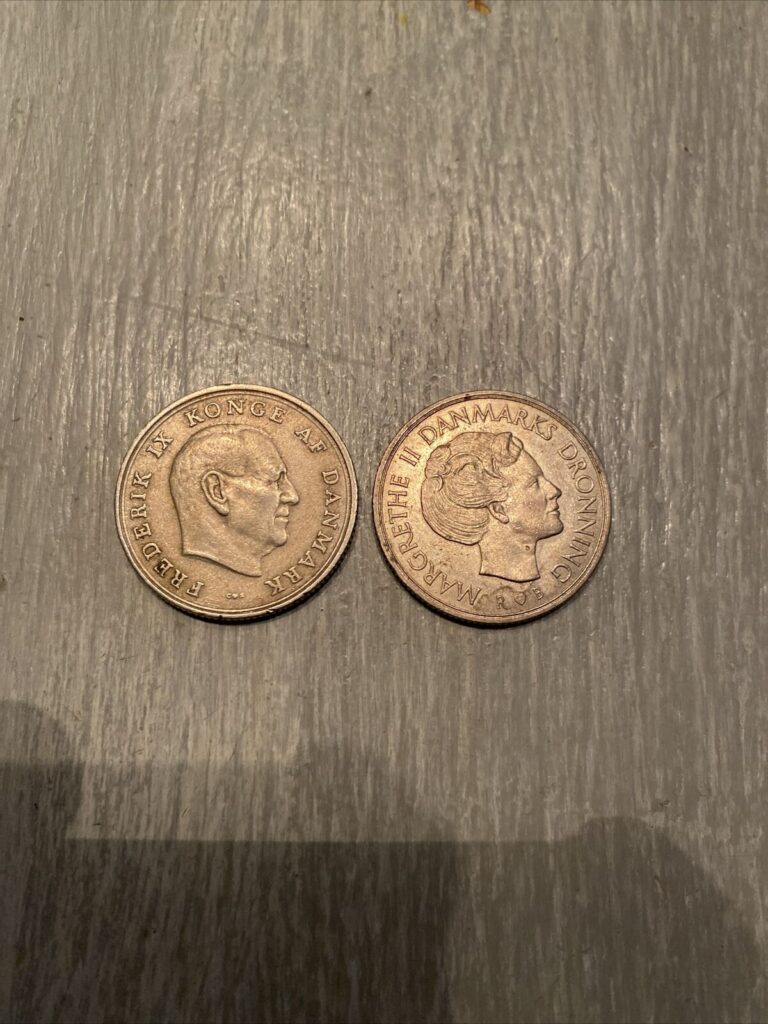 Read more about the article Denmark 1963  1984 1 Krone- 2 Coins 🇩🇰
