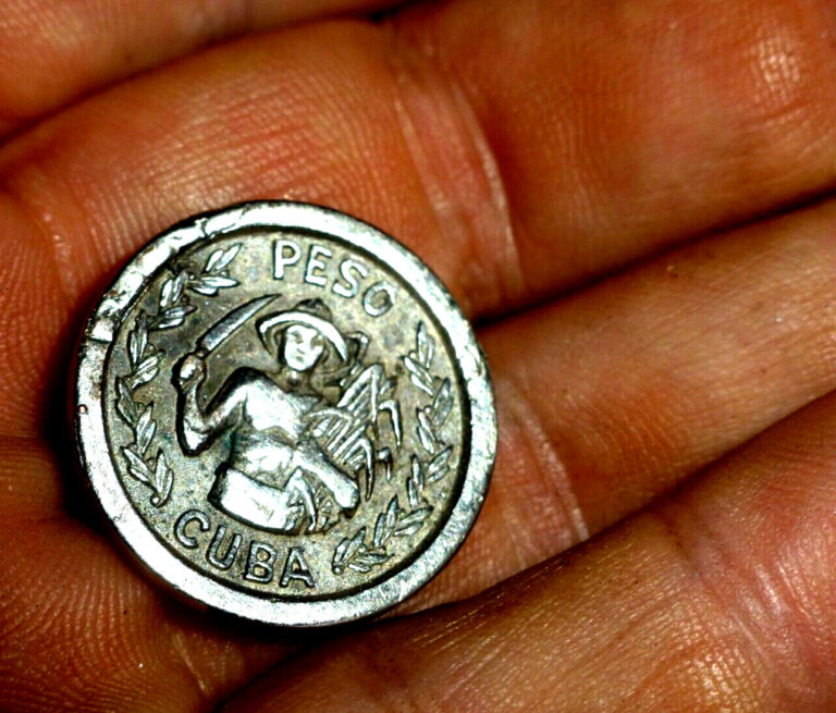 Read more about the article VINTAGE COIN COINS OF THE WORLD 50  PESO HARVEST