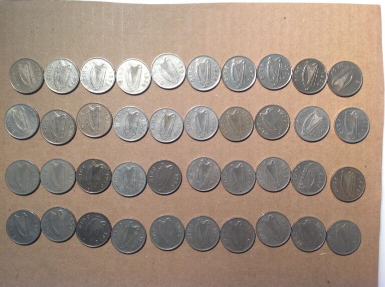 Read more about the article Dealer Flea Market Lot 40 Ireland Irish Decimal Large 5 Pence Coins Bull Harp