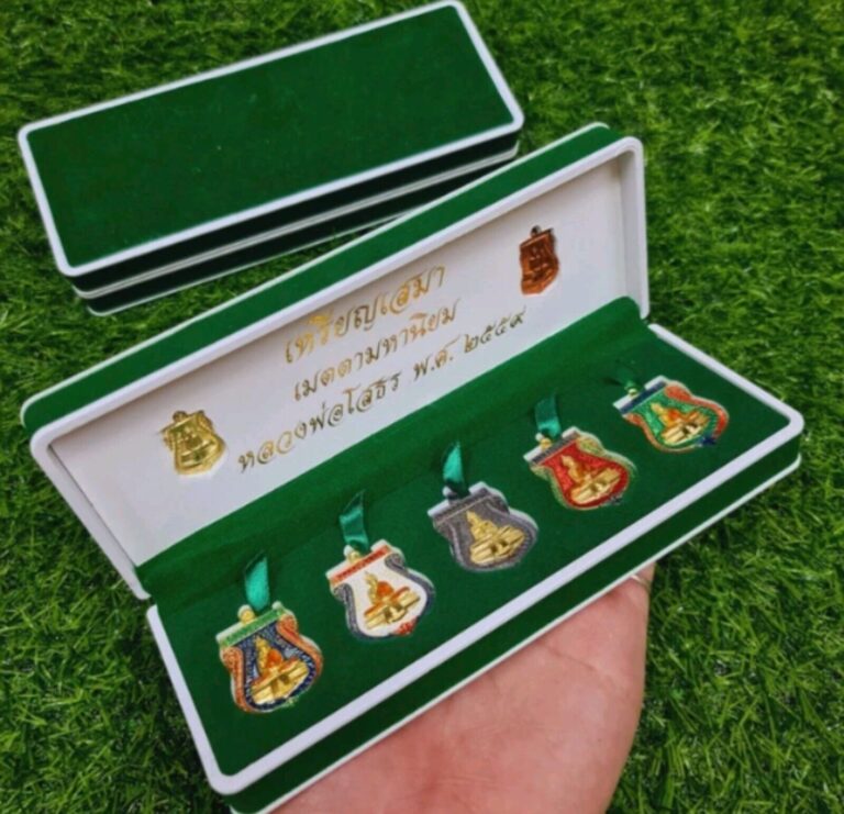 Read more about the article Phra Sothorn Buddha Pendant Thai Amulet Set 7 Coins Sema b.e.2559 Talisman Medal