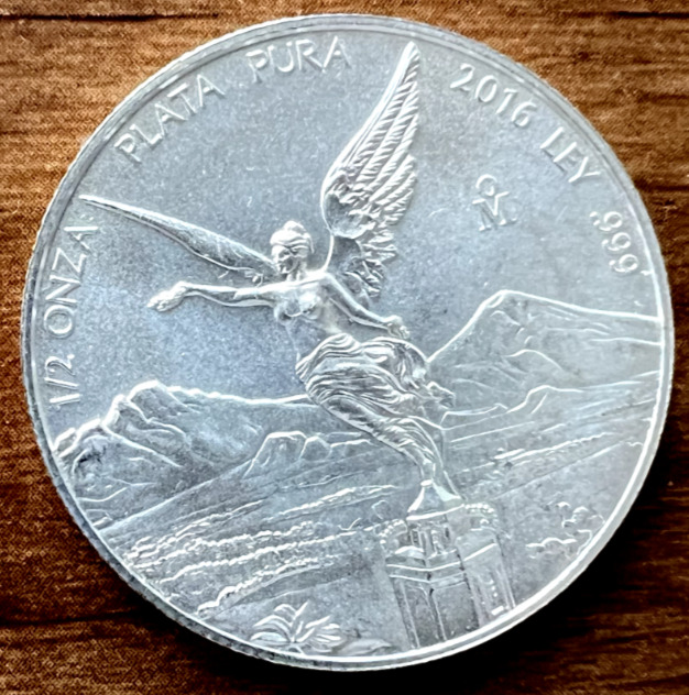 Read more about the article 2016 Mexico Libertad 1/2 Oz .999 Fine Silver Winged Angel of Independence B/U