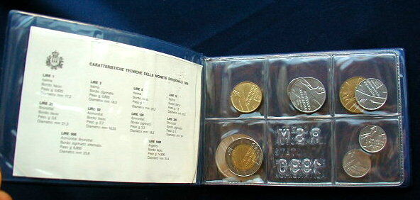 Read more about the article 1990 SAN MARINO Italy complete set 10 COINS with silver UNC in official Folder