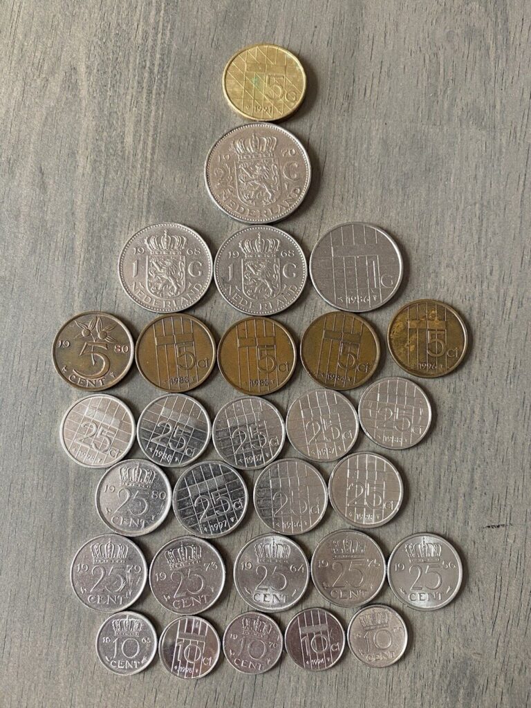 Read more about the article 29 Collectible Vintage Dutch Netherlands Guilders Pre-Euro Coins 1956-1998