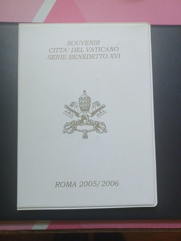 Read more about the article Souvenir Citta’ Del Vaticano Nine Coin Booklet (2005-2006)