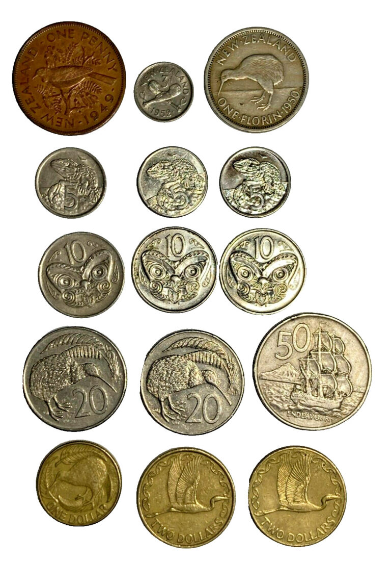 Read more about the article NEW ZEALAND  Lot of 15 coins: George VI and Elizabeth II different busts