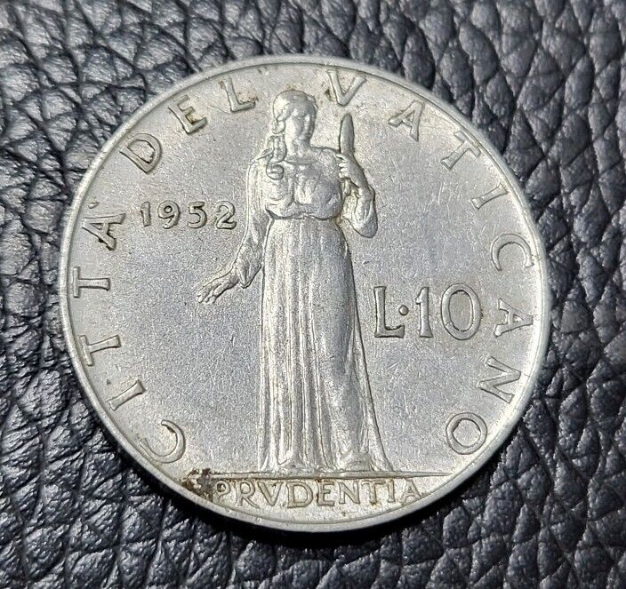 Read more about the article 1952 VATICAN CITY 10 LIRE COIN