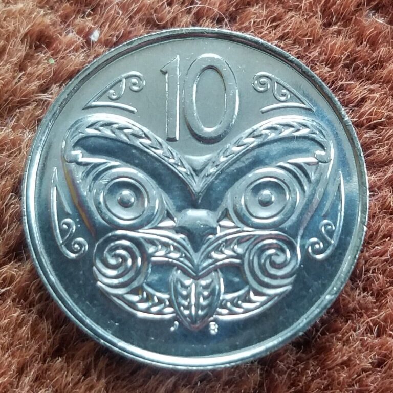 Read more about the article 1988 New Zealand 10 Cents Maori Mask Coin Nice BU coin