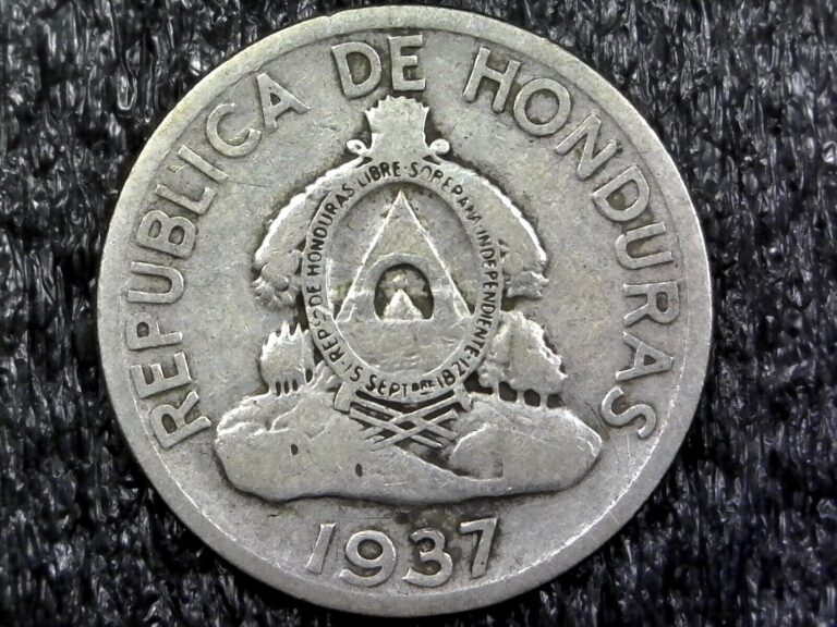 Read more about the article 1937 Honduras – 50 Centavos – 90% Silver – Low Mintage of 1 000 000 Inv#Z599