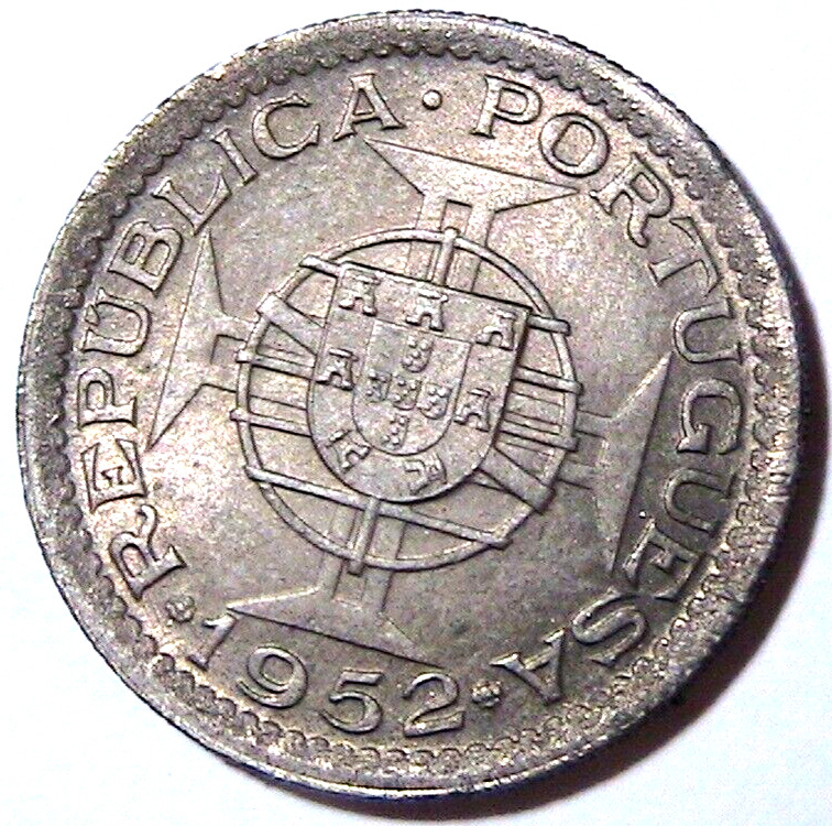 Read more about the article 1952 Guinea Bissau 2-1/2 Escudos Ch Unc+ Lustrous Orig. Portuguese Africa Coin