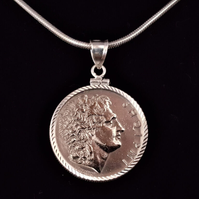 Read more about the article Albania 1926 One Lek Alexander CoinWear Necklace With Necklace Oprions