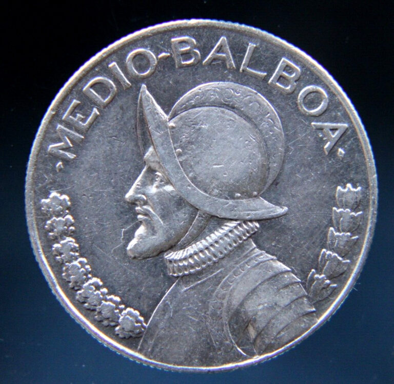 Read more about the article Panama 1/2 Balboa 1930  0.900 silver coin