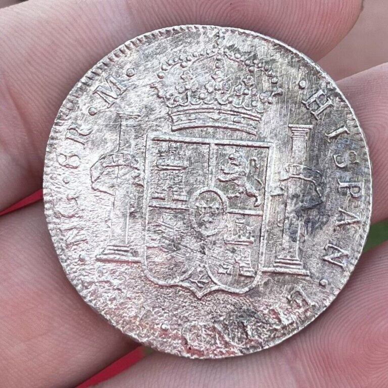 Read more about the article 1806 8 Reales Spanish Colonial Silver Old Coin SHIPWRECK Guatemala Mint  Clump