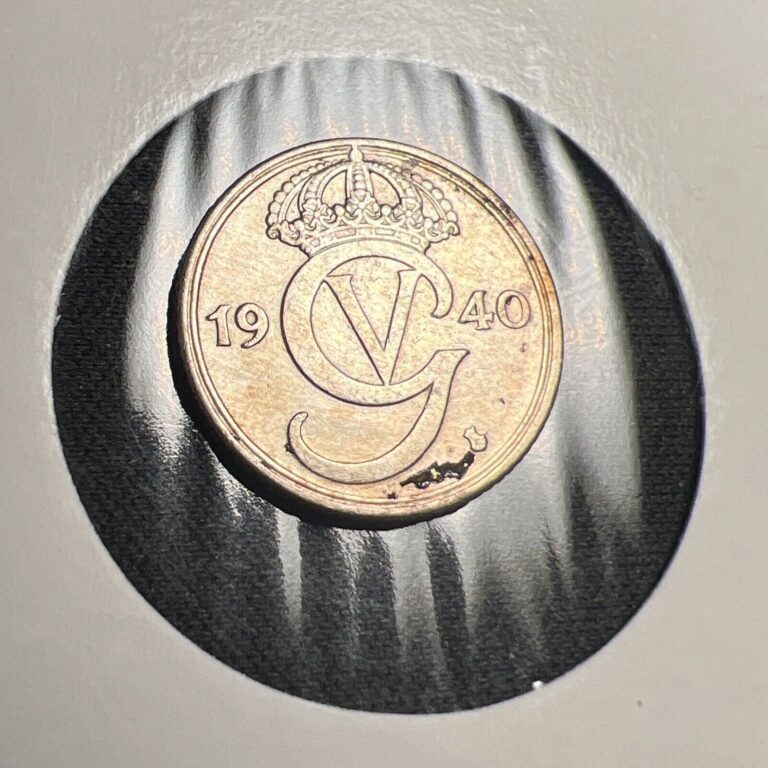 Read more about the article 1940 Sweden 25 Ore Gustaf V Copper-Nickel Coin X384
