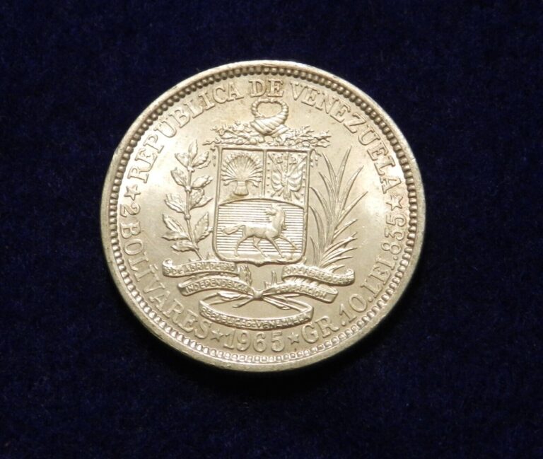 Read more about the article 1965 Venezuela 2 Bolívares – Beautiful Silver Coin – See PICS