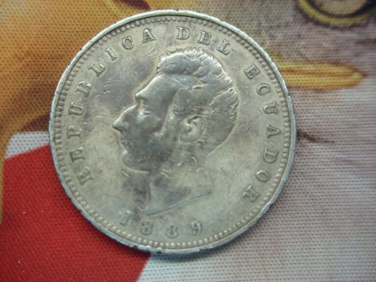 Read more about the article 1889 ECUADOR 1 SUCRE – LARGE SILVER COIN – HEATON  BIRMINGHAM MINT