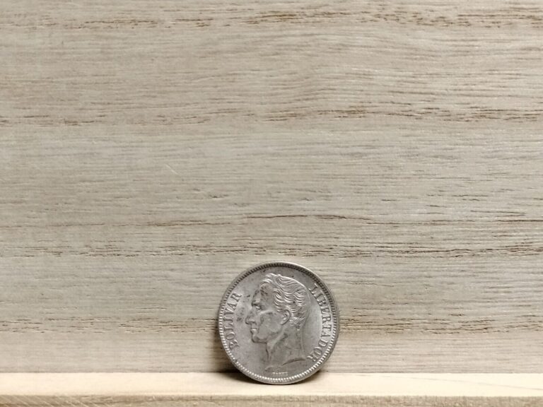 Read more about the article 1945 1 Bolivar Venezuela Silver Coin