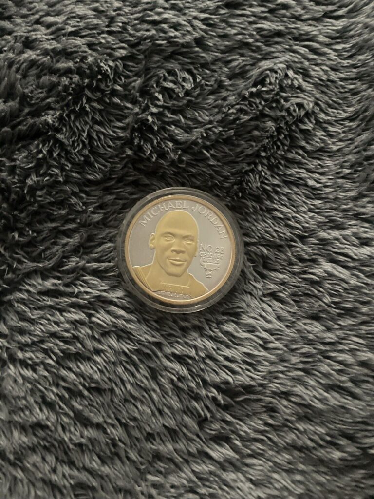 Read more about the article *RARE* Micheal Jordan .999 Silver /24k Gold Coin  Mint With Case *SELLING FAST*