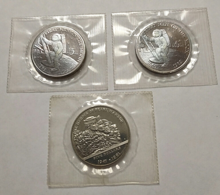 Read more about the article Marshall Islands $5 Coin Commemorating the First Man on The Moon. Lot of 3