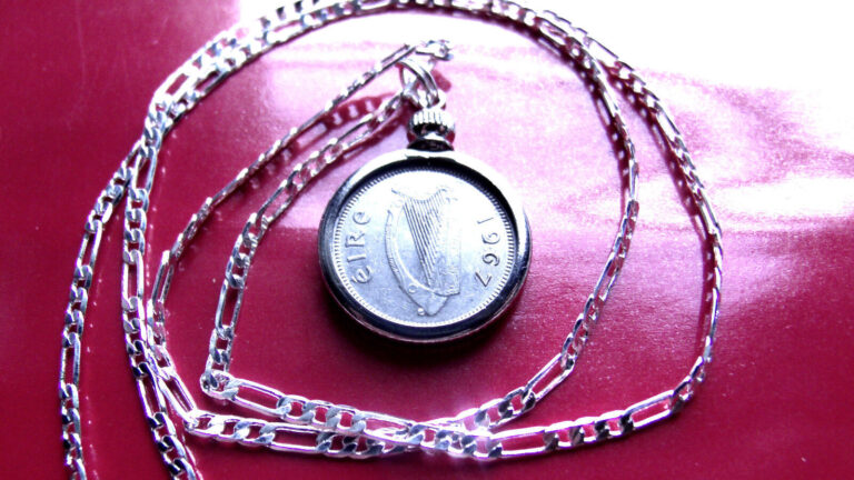 Read more about the article 1967 IRISH LUCKY RABBIT COIN PENDANT on a 26″ 925 STERLING SILVER Chain