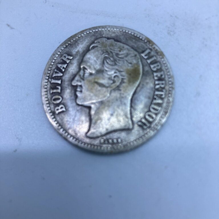 Read more about the article 1936 Venezuela 5 Bolivares 90% Silver 37.2mm Coin
