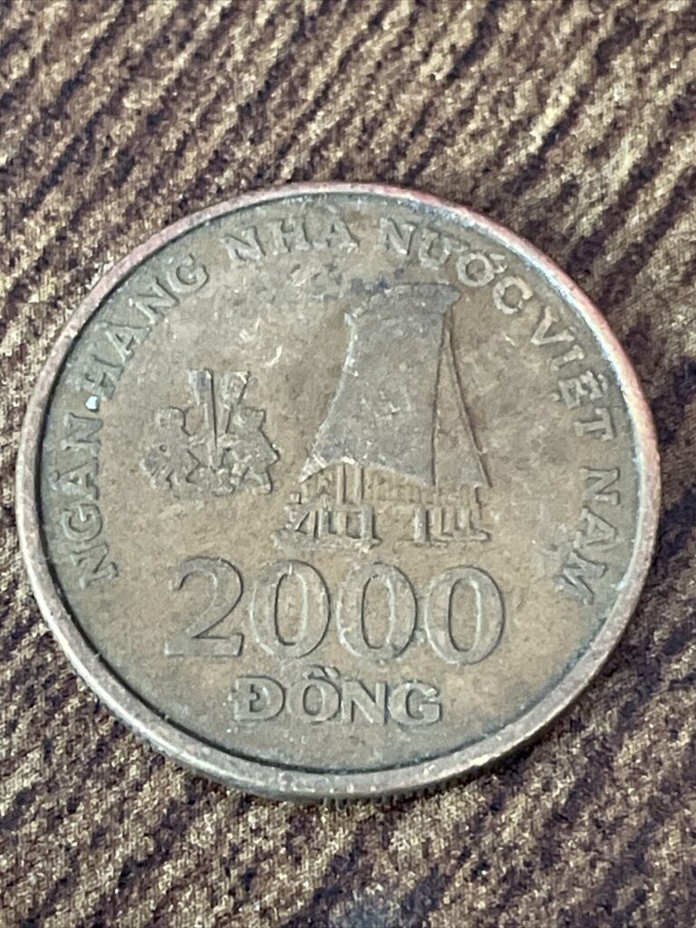 Read more about the article Vietnam 2000 dong 2003 Coin World Coin TK6366*