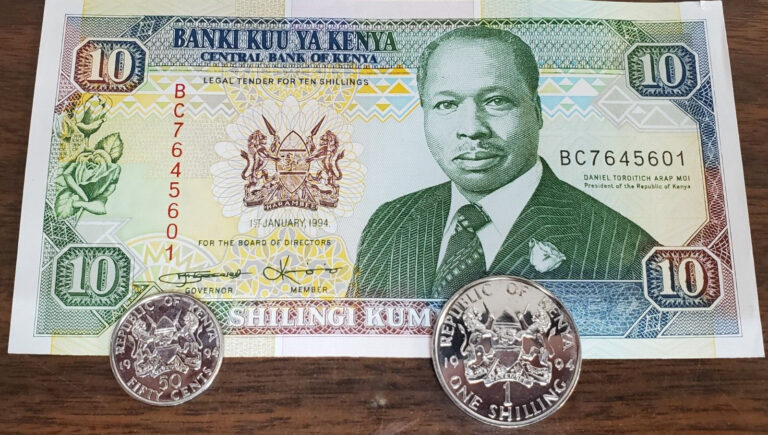 Read more about the article 1994 KENYA Currency 3pc set 10 Shillings Banknote 1 Shilling + 50 Cent coins UNC