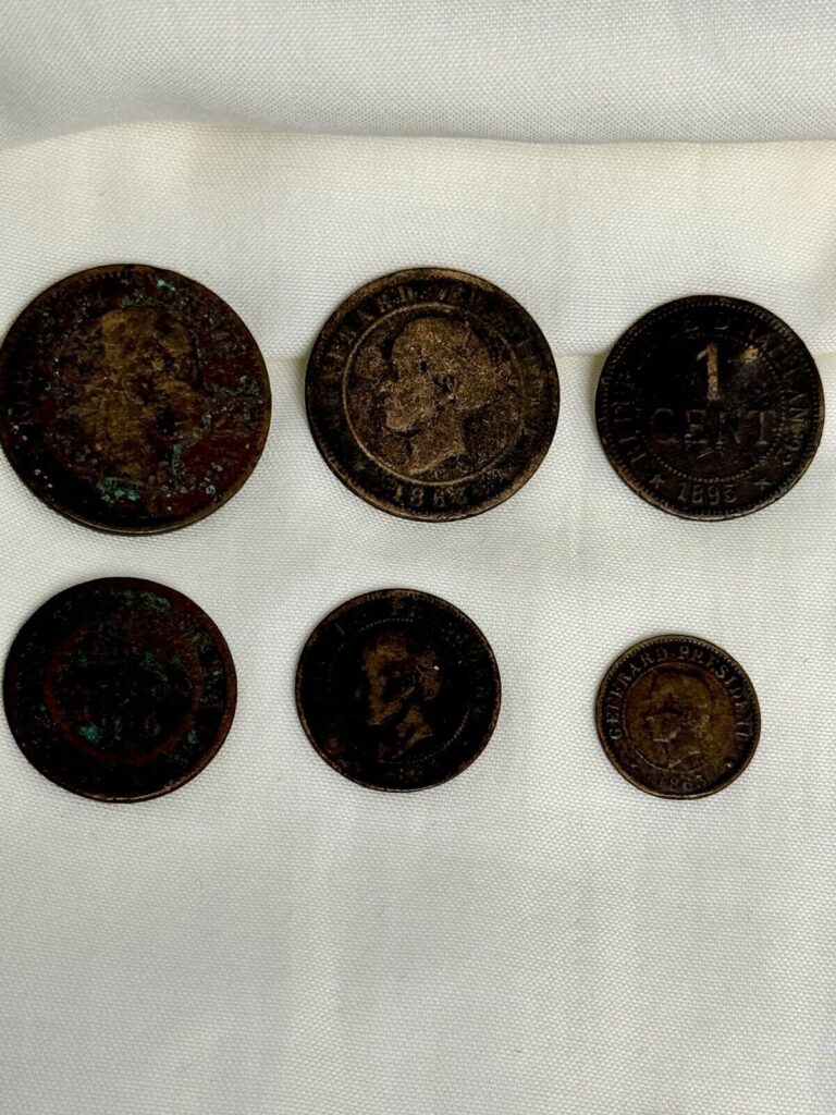 Read more about the article Early Haiti 1800s Bronze Cent Lot Of Six Coins: 20  10  5  2  and 1 Cent Coins