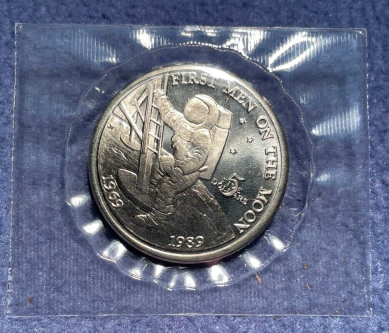 Read more about the article 1989 First Men on the Moon $5 Commemorative Coin in Folder Marshall Islands