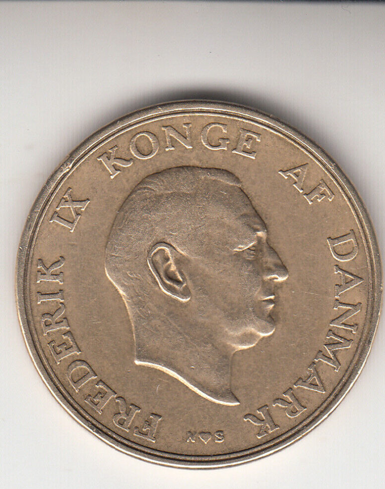 Read more about the article Denmark 1952 . 2 Kroner Frederick IX. Arms of Denmark KM# 838