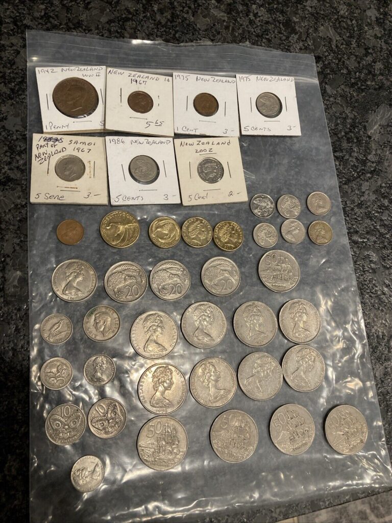Read more about the article New Zealand mixed lot Of Coins
