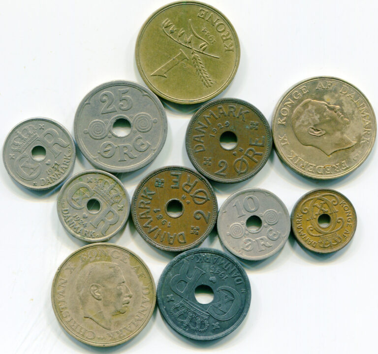 Read more about the article Denmark vintage coins  lot of (11)   lotnov6567