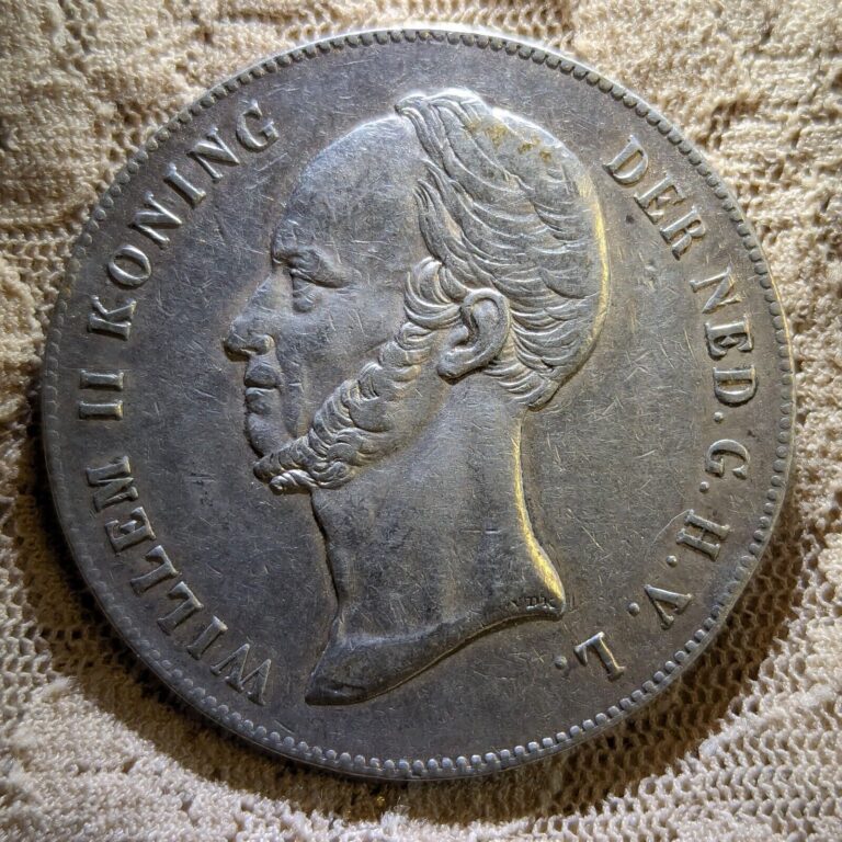 Read more about the article 1847 Netherlands 2 1/2 Gulden – Big Coin (25 Grams)  94.5% Silver – Better Grade