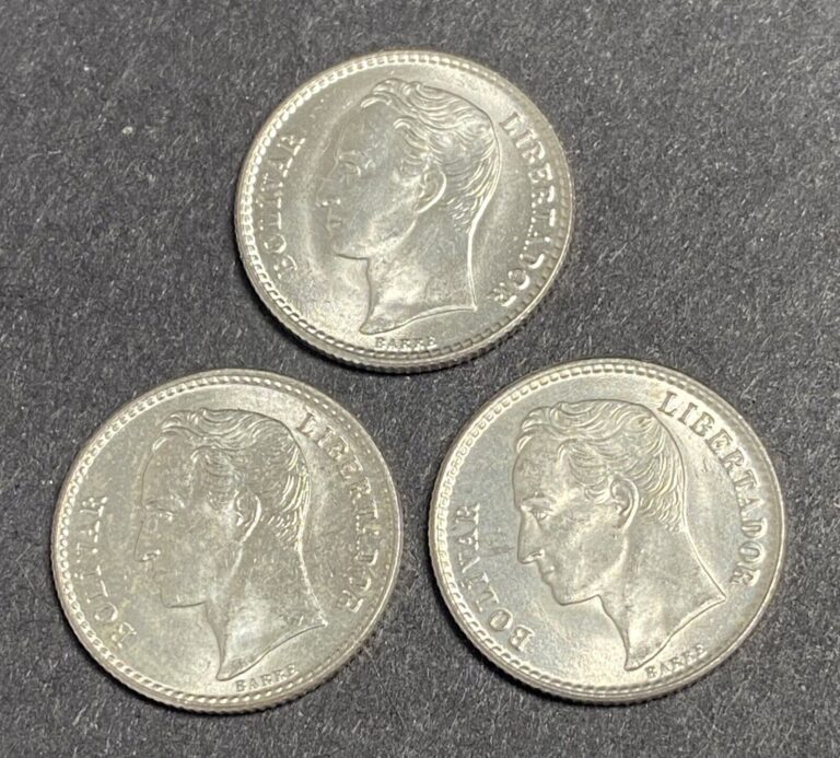 Read more about the article Lot of (3) 1954-1960 Venezuela 50 Centimos .835 Silver UNC Uncirculated