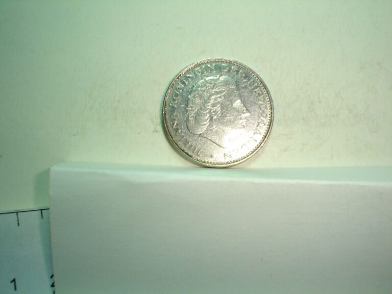 Read more about the article Netherlands Silver 2 1/2 Gulden Coin 1970