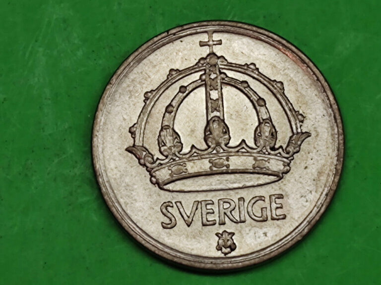 Read more about the article Sweden 50 Ore 1950 Small Silver Coin – Da