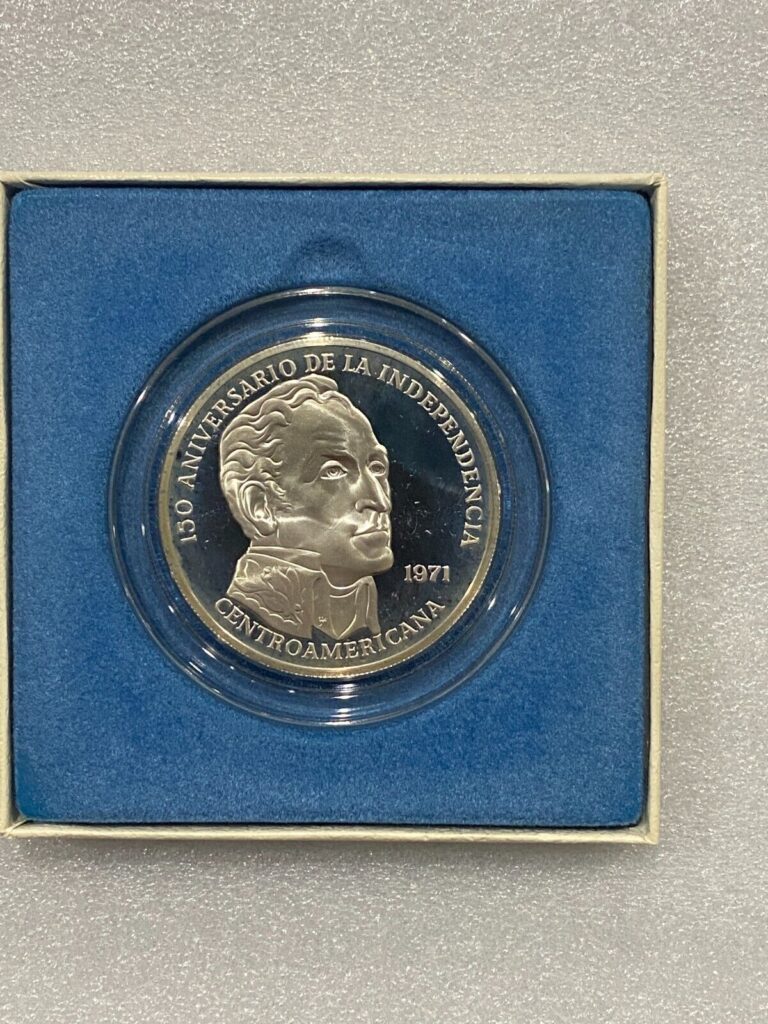 Read more about the article 1971 Republic of Panama Twenty 20 Balboas Silver Proof Coin In Box W/ Coa