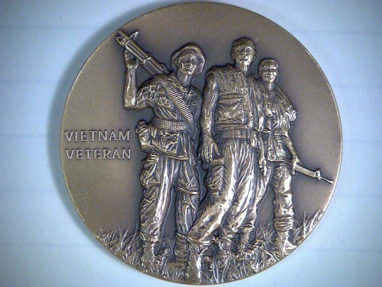 Read more about the article VIETNAM VETERAN CHALLENGE COIN  40mm size  engraveable reverse side