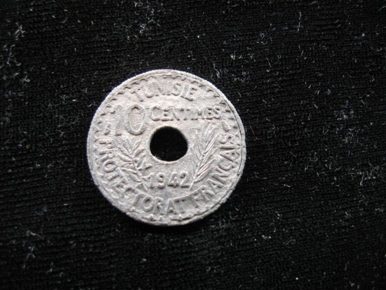 Read more about the article old world zinc coin TUNISIA 10 centimes 1942 KM267 (555)