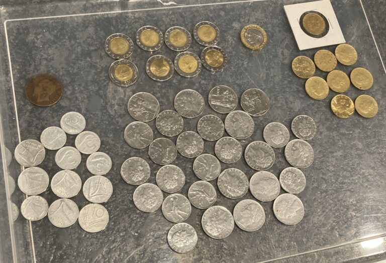 Read more about the article Italy Italian coins lot of 50+ different ones.