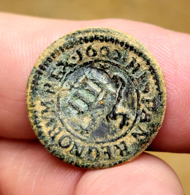 Read more about the article 1602 COLONIAL ERA SPAIN Philip III Copper 4 Maravedis cob TREASURE COIN