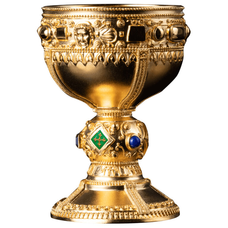 Read more about the article 2025 Samoa Holy Grail 5 oz Silver 3D Shaped Gilded Enameled Coin w/Gemstones