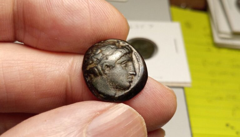 Read more about the article Ancient Greek Bronze Coin – Macedon 359-336 BC – Philip II of Macedon