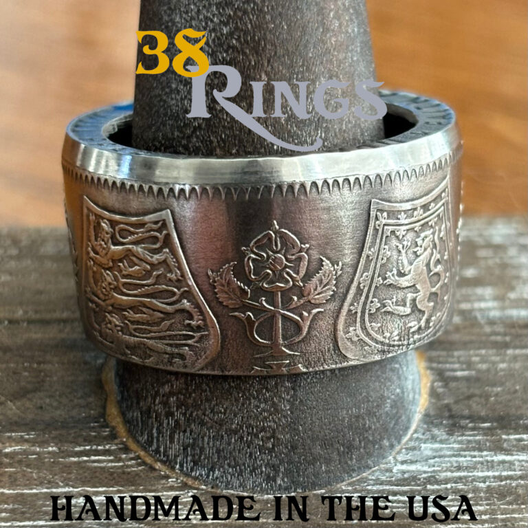 Read more about the article GIANT UK Queen Elizabeth Coronation COIN RING SIZE 5-13 Jewelry England Britain