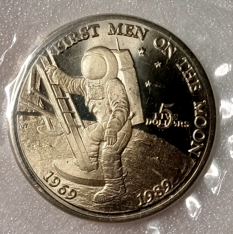 Read more about the article 1969-1989 First Men on the Moon $5 Commemorative Coin Marshall Islands SEALED